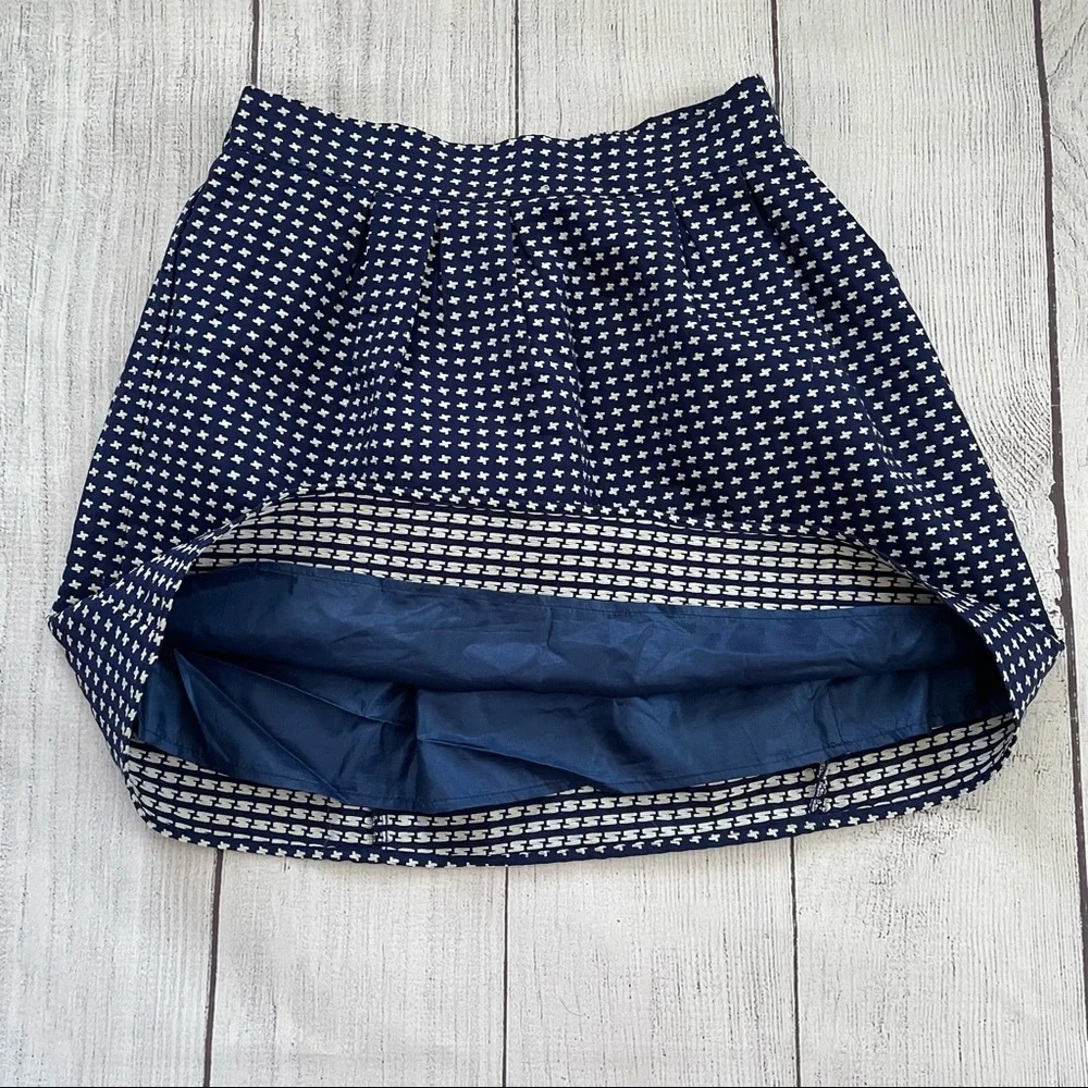 dina be Navy & White Skirt Sized Medium